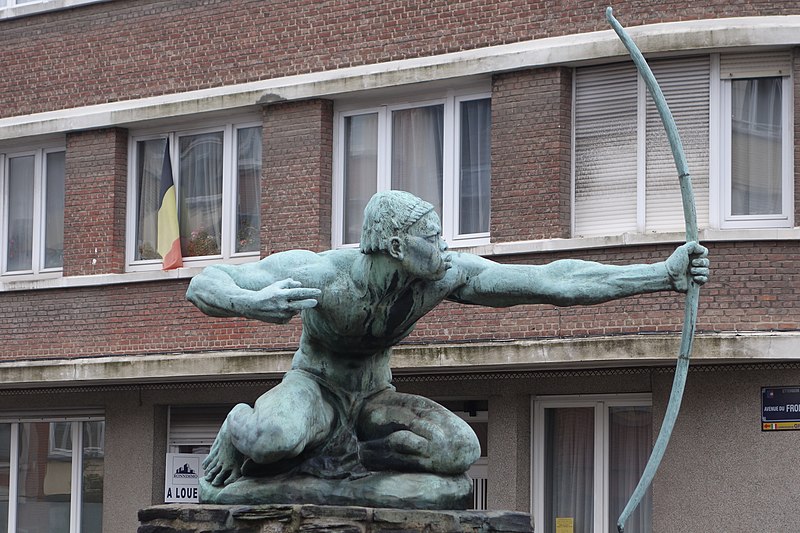 Tireur à l'arc, by Arthur Dupagne, 1962 (Frontlaan, Etterbeek)